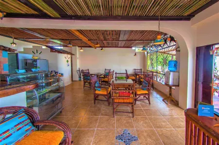 Casa del Lago Lodging House Отели рядом с достопримечательностью «Исследовательская станция Чарльза Дарвина»