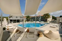 Aristotelis Hotel - Nouto- ja jättöpalvelut