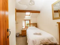 Kestrel Cottage Hotels in Keighley
