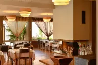 Logis Hôtel & Restaurant le Pardaillan - breakfast
