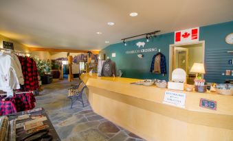 Kootenay Park Lodge