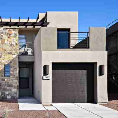 Townhouse at Canyon Tree Hotel Exterior