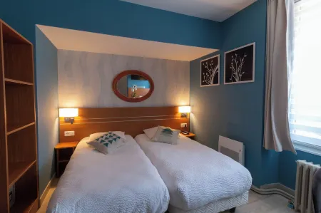 Logis le Cantarel Отели в г. Шамаранд-Шунь