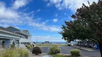 Scarborough Beach Motel Hotels in Charlestown