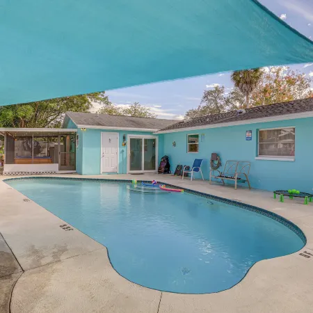 Largo Family Oasis Private Pool and Hot Tub!