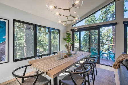 Hot Tub! Family Home 7 Mi to Diamond Peak Resort