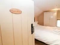Lees Farm Hotels in Taddington