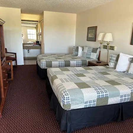 Windcrest Inn and Suites