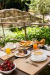 Hotel du Poète Hotels in Cabrières-d'Avignon