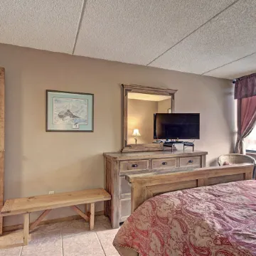 Spacious Condo in the Heart of Center Village - Pet Friendly - VS367 by Redawning