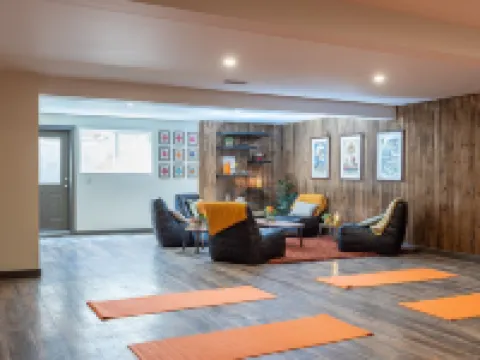 Creekside Villa Hotels in Canmore