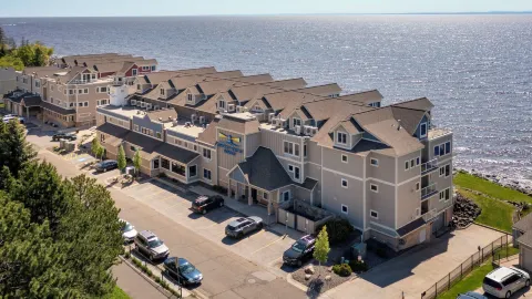 Beacon Pointe on Lake Superior in Duluth