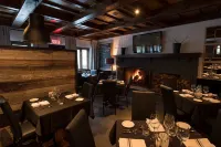 Comme Chez Soi Restaurant & Auberge - balcony