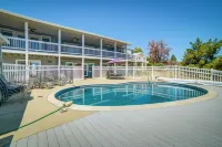 Lakeport家有驚人的湖泊和山景 - 2 星級