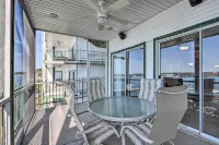 Lake-View Pool and Boat Slip! Ozarks Condo - Wifi