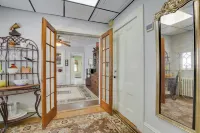 Quaint Beverly Townhome Walk to Beach and Downtown! - Wifi