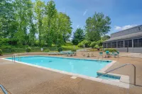 Mtn & Lake Views: Serene Wintergreen Resort Escape - Family