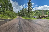 Rustic Home on Whitefish Mountain, Near Ski Run! - spa