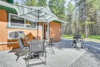 Peaceful Eureka Getaway - 1 Mi to Glen Lake! - Parkering