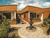 Toucan Platinum Suites Aparthotel