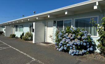 Harborview Inn & RV Park