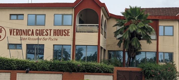 Veronica Guest House Hotels in Golfe