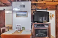Rustic Willow Retreat - Outdoor Adventures 2 Bedroom Cabin by RedAwning