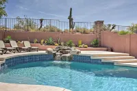 North Phoenix Home w/ Pool: Hike, Swim & Shop! - 3 tähden