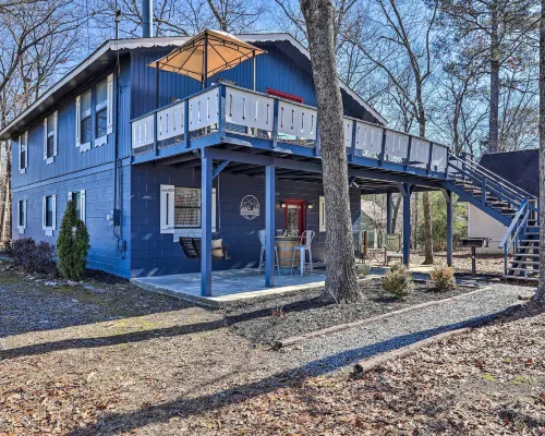 Cozy Caymus Cabin ~ 3 Miles to Callaway Gardens! Hotels in Pine Mountain