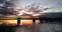 A Bridge View Inn - 2-Star