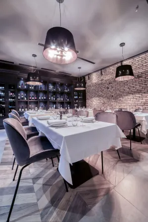 Boscovich Boutique Hotel Отели рядом с достопримечательностью «Собор Воскресения Христова»