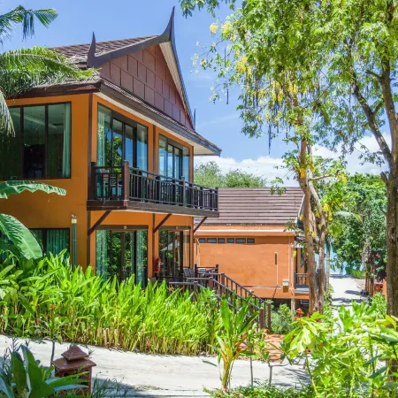 Phi Phi Long Beach Resort & Villa