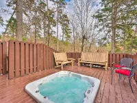Hot Tub: 'Little Bear's Pond' Broken Bow Cabin Hotels in Broken Bow