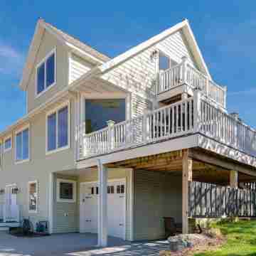 Beachfront Luxury Home-NEW Private Heated Pool, Lake View, Firepit, Game Room Hotel Exterior