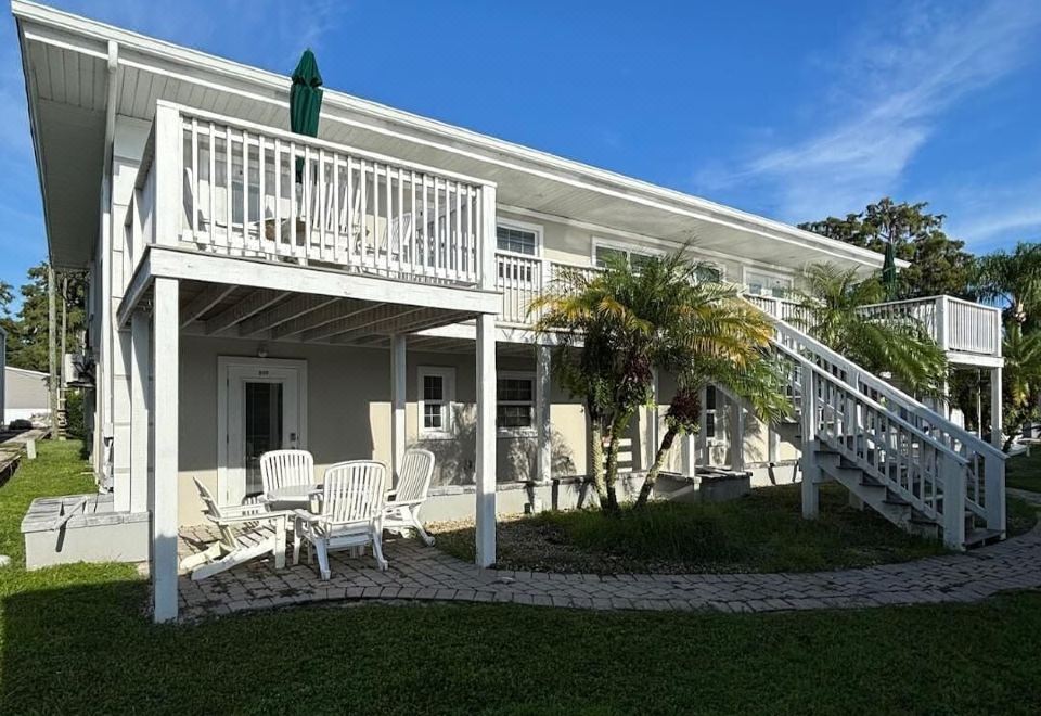 Castaways On The River (Astor) - 2026 Prices, Reviews & Deals | Trip.com