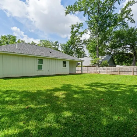 Charming 3-bedroom house in brilliant Foley with AC, WiFi