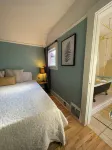 5-Min Walk to Downtown Olympia and Capital Lake, 4Br, Sleeps 13