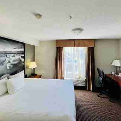 Super 8 by Wyndham Grande Prairie Rooms