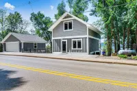 Maiden Rock Cottage w/ Fire Pit & Lake Pepin Views - 3-Star