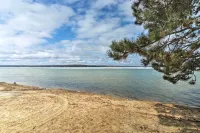 Work, Play and Get Away Cabin Near Higgins Lake! - Wifi