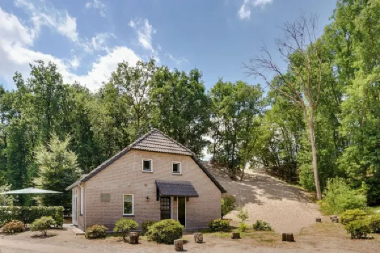 Holiday Home with a Terrace at Bedafse Bergen