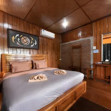 Kanecha's Home Hotel in zona Ponte Ratsadapisek