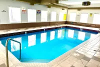 Super 8 by Wyndham Hinton Hotels in Hinton