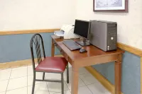 Super 8 by Wyndham Gas City Marion Area - Pet friendly
