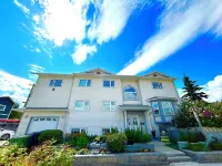 Midnight Sun Inn Hotels in Whitehorse