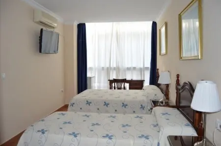 Hotel Paquita Отели в г. Чипиона