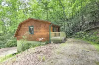 Fire Pit & Forest Views: Secluded Murphy Cabin! - Wifi