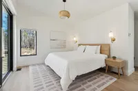 NEW Luxury York Cabin - Sauna, Game Room, Gym - Close to Ogunquit