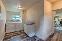 Walk to Dtwn: Winter Garden Home w/ Patio - WiFi