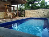 Uli Ulian Rooms & Private Villa فنادق في Glagah